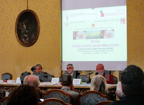 В Турине прошел семинар, посвященный достижениям СРВ после 30 лет обновления страны - ảnh 1